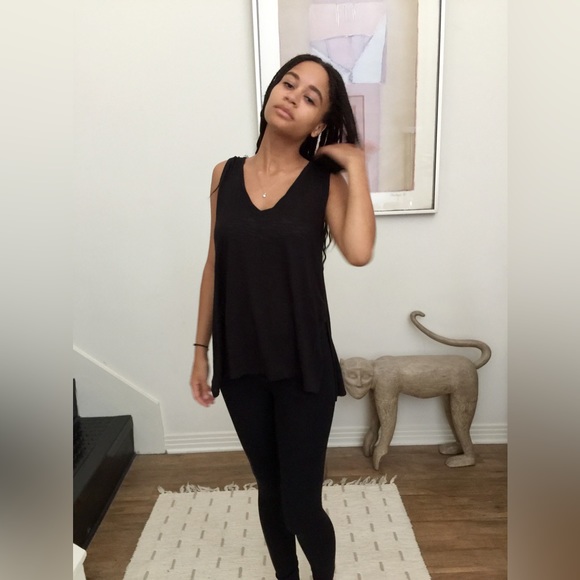 Olivaceous Top Deep Underarm, Side Slits - Picture 4 of 6